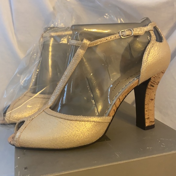 Kenneth Cole Holiday Classic Staple - Picture 2 of 7